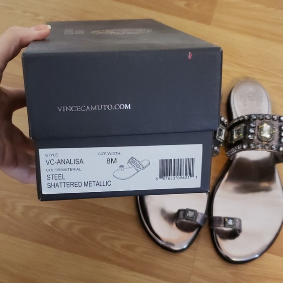 Vince Camuto. Size 8 - Picture 6 of 6